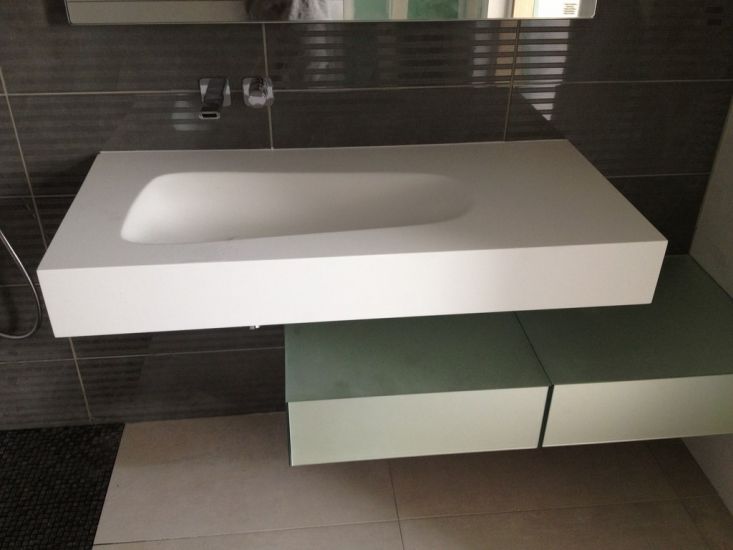 Meuble vasque design en corian